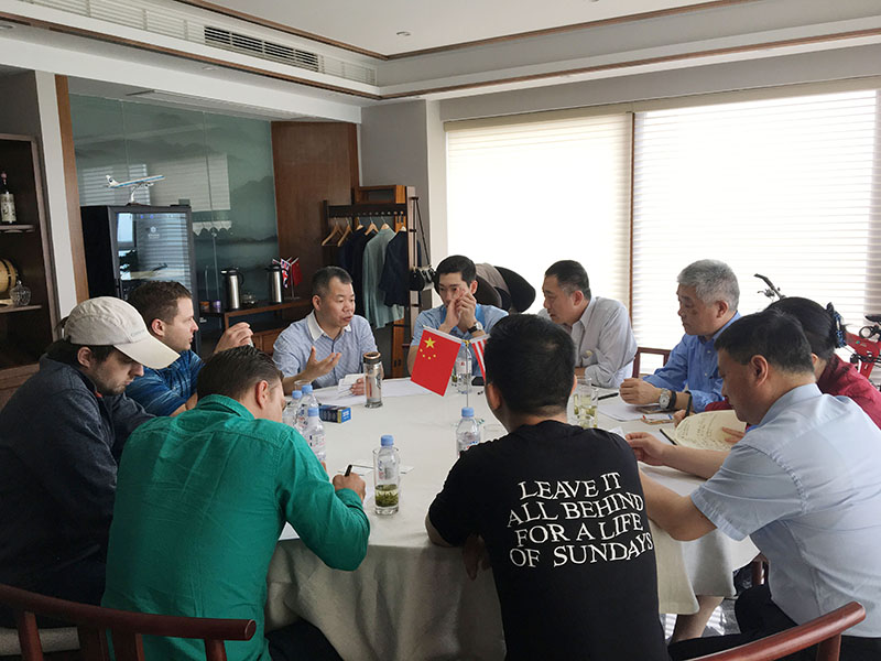 江苏无国界控股集团热烈欢迎理事会主席燕晓哲一行到访.jpg
